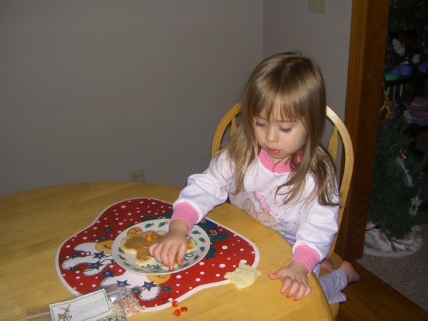Decorating Santa's cookie